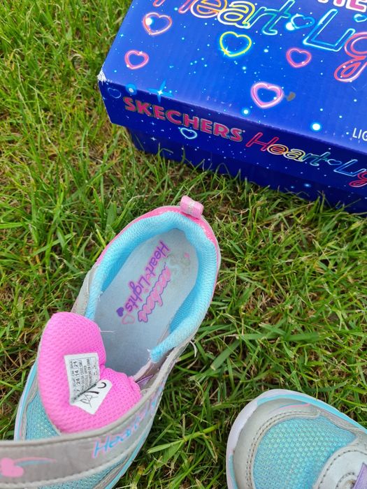 Skechers cu lumini marimea 24