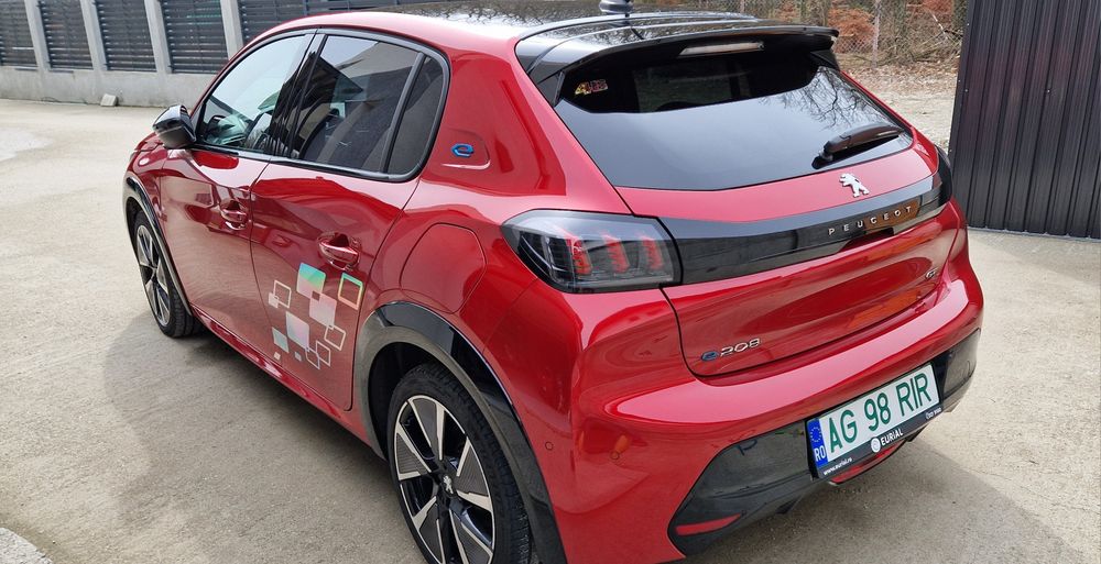 Peugeot e208 GT full