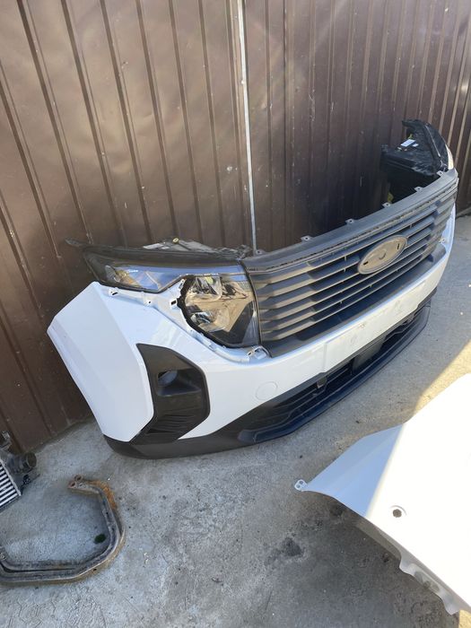 Bara fata,far stanga /dreapta ford transit courier /curier 2024