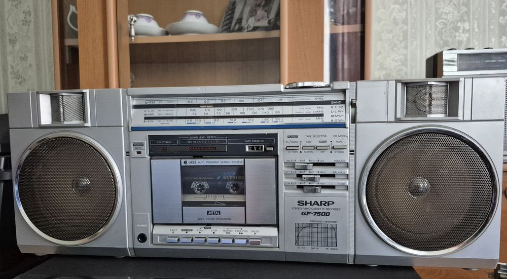 Sharp GF-7500 радиокасетофон