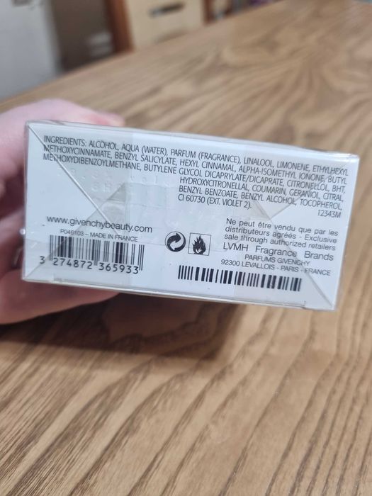 Givenchy Dahlia Divin Eau Initiale