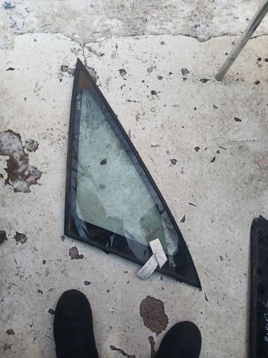 Форточка Опель Вектра А