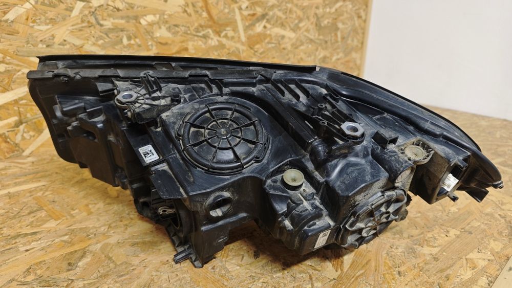 Десен фар за БМВ 5 Г30 Г31 BMW 5 G30 G31 Adaptive LED