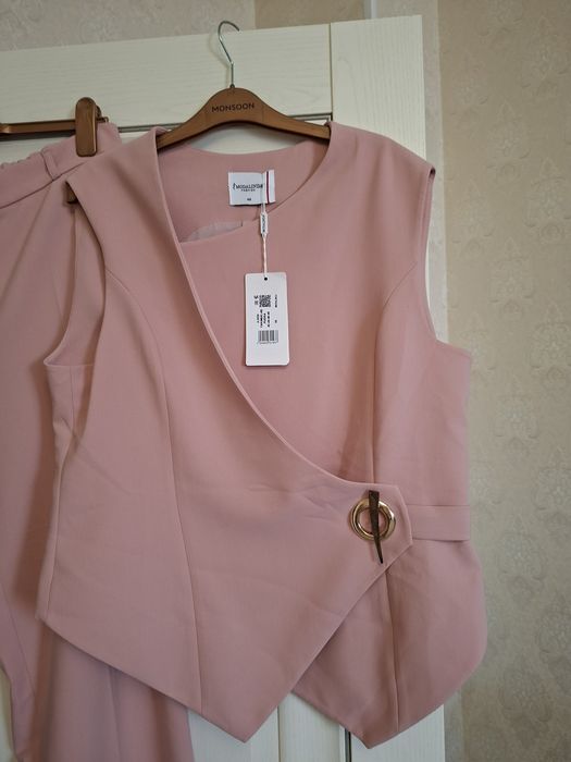 Продам костюм 52р