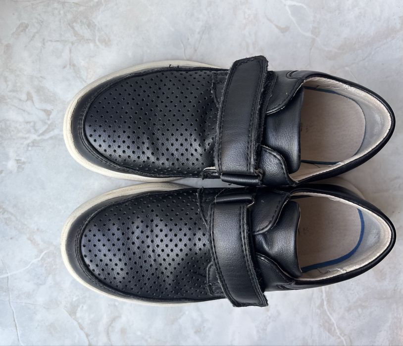 Продам школьные туфли р. 29