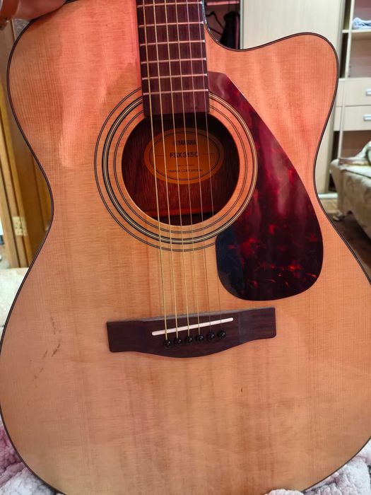 - ПРОДАМ гитару!