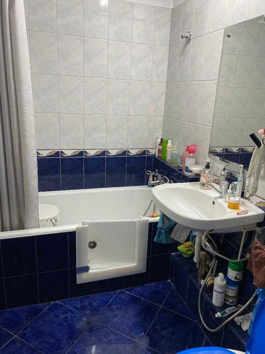 Caut colegă - Cameră de închiriat în apartament