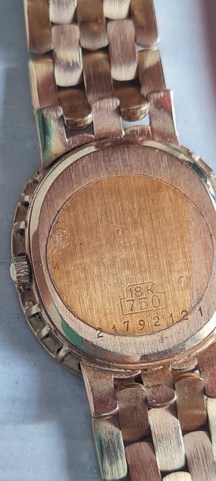 Златен 18 кт часовник с брилянти