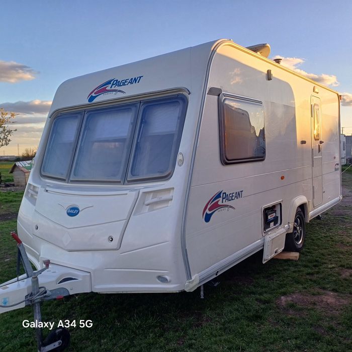 Vând rulota  bailey pangeant