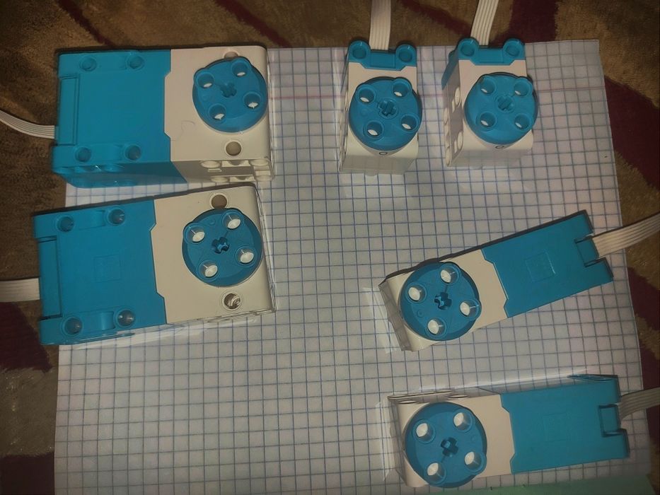 Вещи LEGO SPIKE 14шт