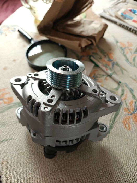 НОВ  алтернатор HYUNDAI / KIA / -13.5V-150A
