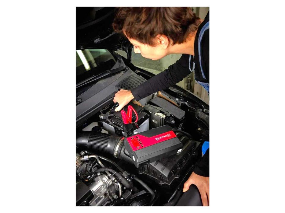 Robot de pornire auto cu compresor powerbank, nou realizat in Germania