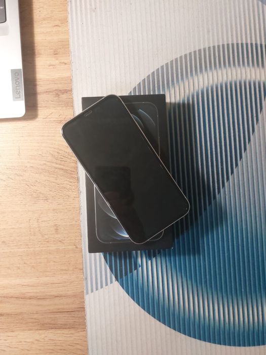 Продам айфон 12 про