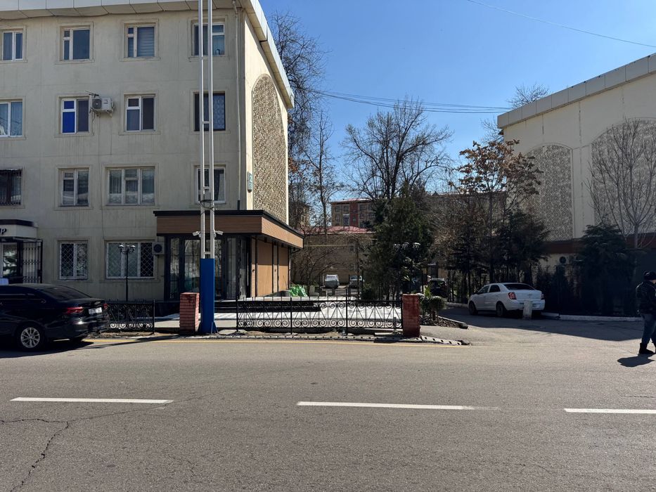 Яккасарайский Район | Кафе Qanotchi | Piramit Tower 53+70 терасса м2