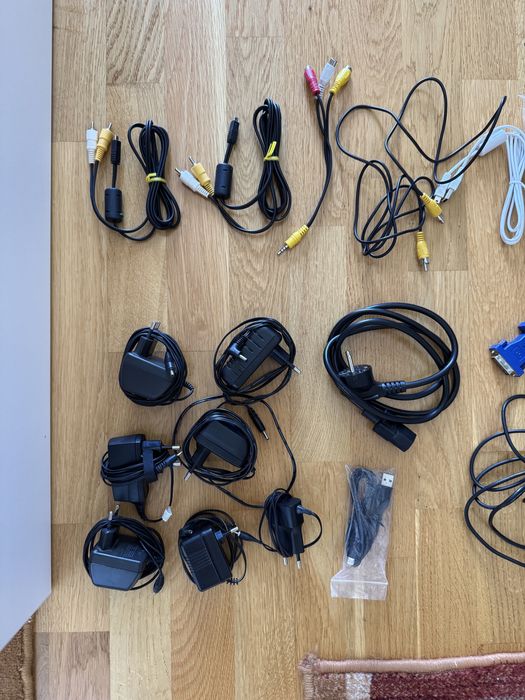 Diverse Cabluri și Încărcătoare Vechi