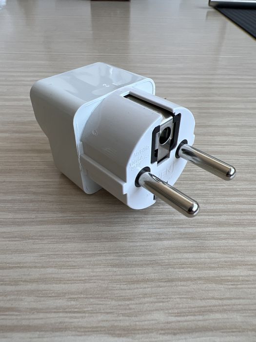Adaptor stecher american sau englez la priza europeana