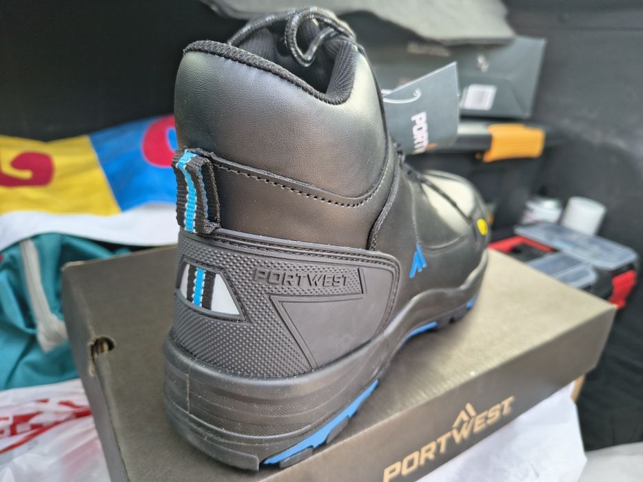 Работни обувки Portwest FC 18