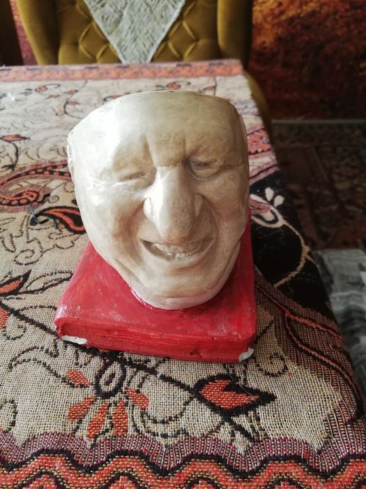 Продавам домашни потреби