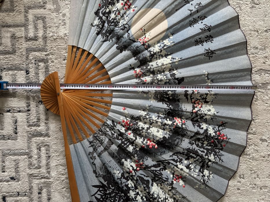 Веер большого размера