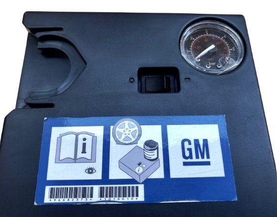Топ Цена - 19.99€. Нов Оригинален Електрически Компресор за гуми - 12V - на General Motors за Opel, Chevrolet, Cadillac,GMC и Други + Лепило/Пяна