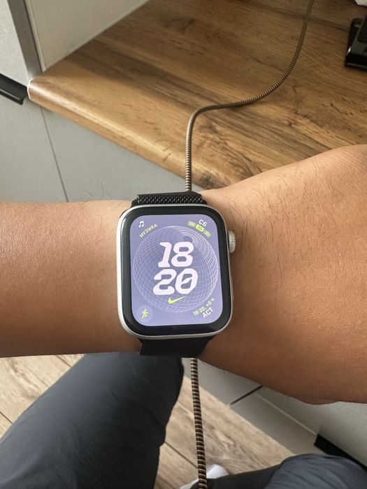 Продам Apple Watch se Nike недорого