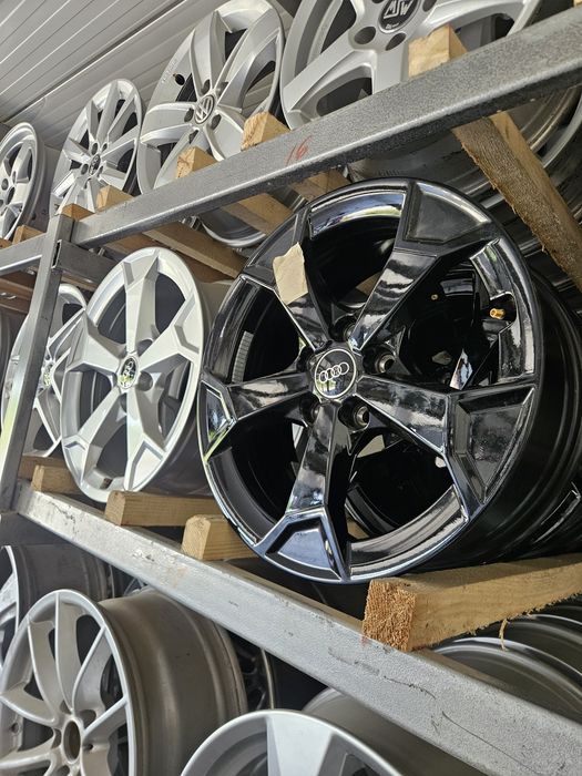 Vând jante Noi r17 Audi A3 Q3 ORIGINALE