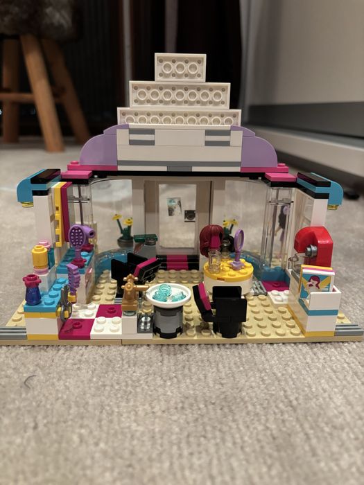 Lego friends salonul