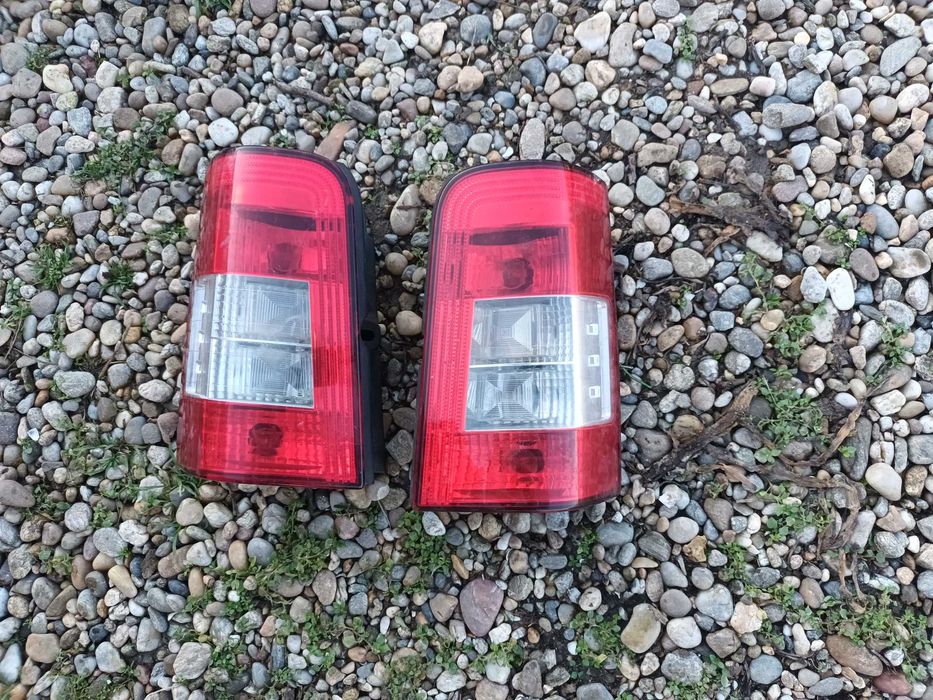 Ляв и десен стоп за ситроен берлинго пежо партнер CITROEN BERLINGO