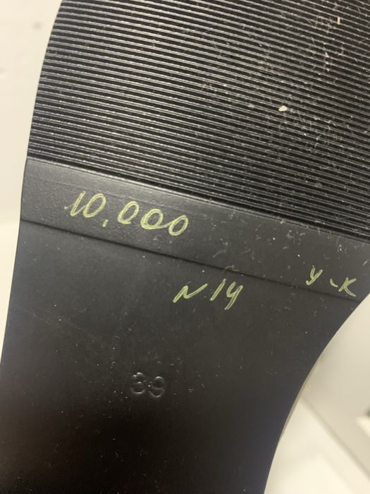 Продам деммсезонную обувь