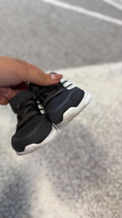 Adidasi adidas
