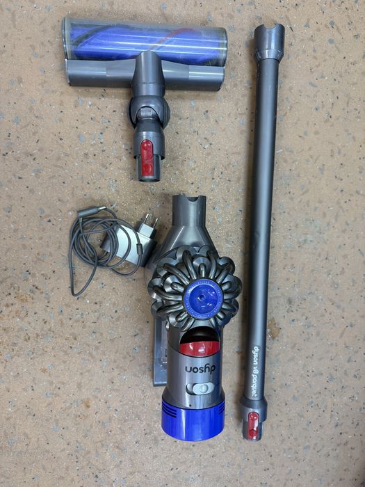 Aspirator Vertical fara fir Dyson V8 Parquet