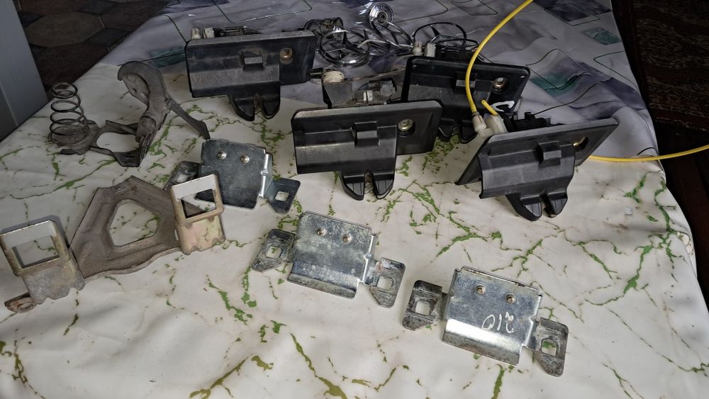 Зап салонные  Мерседес.210е.