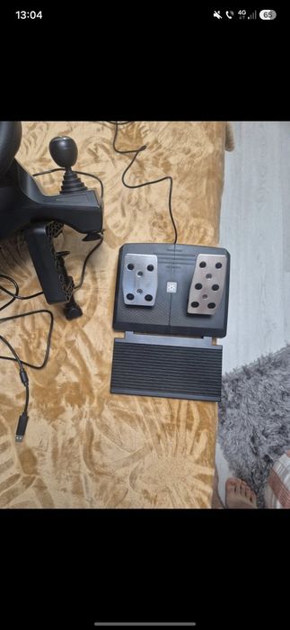 Volan gaming  modelul se poate vedea in fotografie