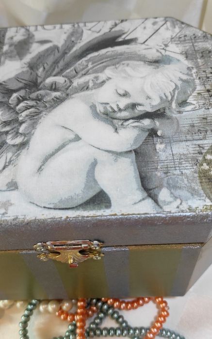 Кутия за спомени и бижута