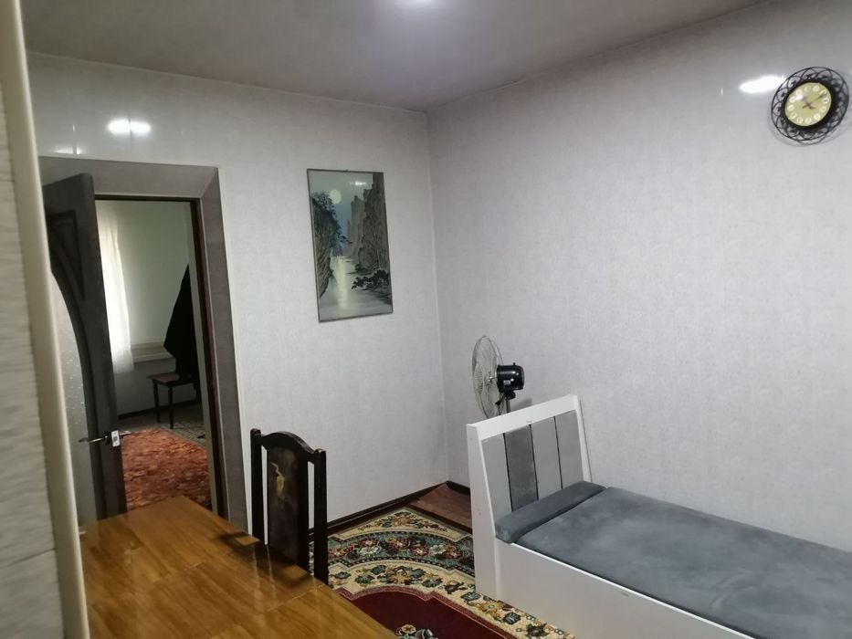 Chirchiq Azotchikda 12 xonali hovli sotiladi