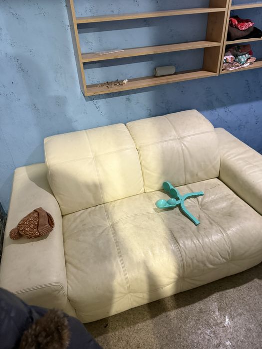 Продам диван кожаный