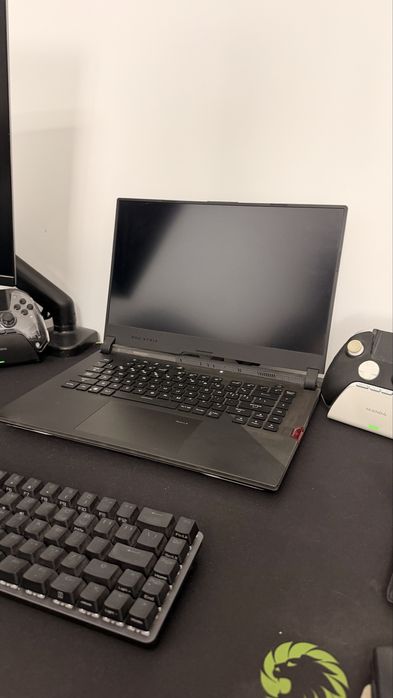 Laptop Asus G533QR Ryzen 7 5800H, RTX 3060 130w, 32GB DDR4, Display 300hz