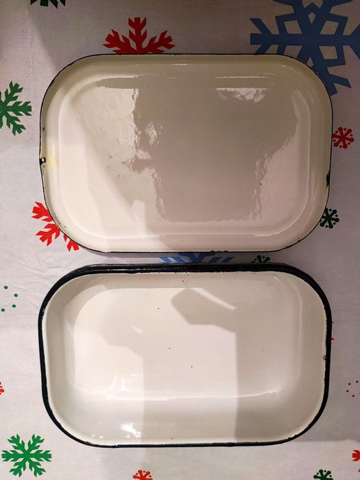 Небольшие формы эмалированные под холодец.