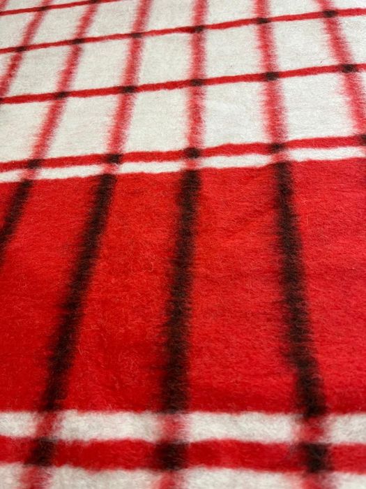 Продам два детских шерстяных одеяла