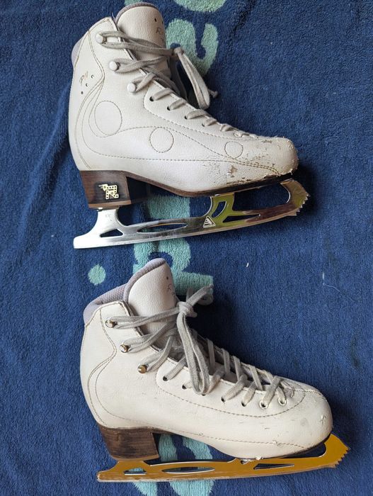 Професионални кънки за фигурно пързаляне Risport Royal Pro, размер 225