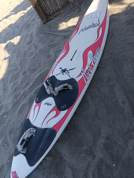 Уиндсърф,,мачти платна сърф дъски голове детски рогове всичко за сърфи