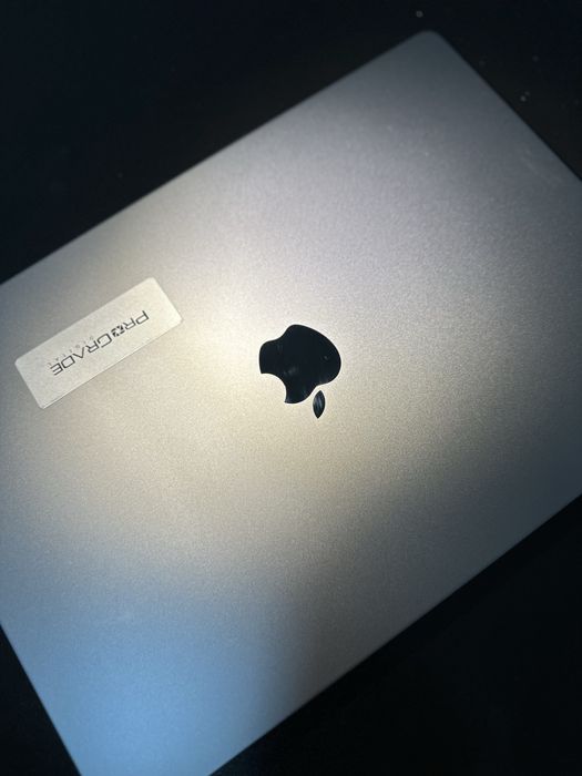 Vand Macbook M2 Pro 16”-512gb