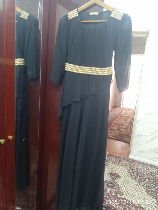 Oqshom libosi sotiladi 46-48 razmeri