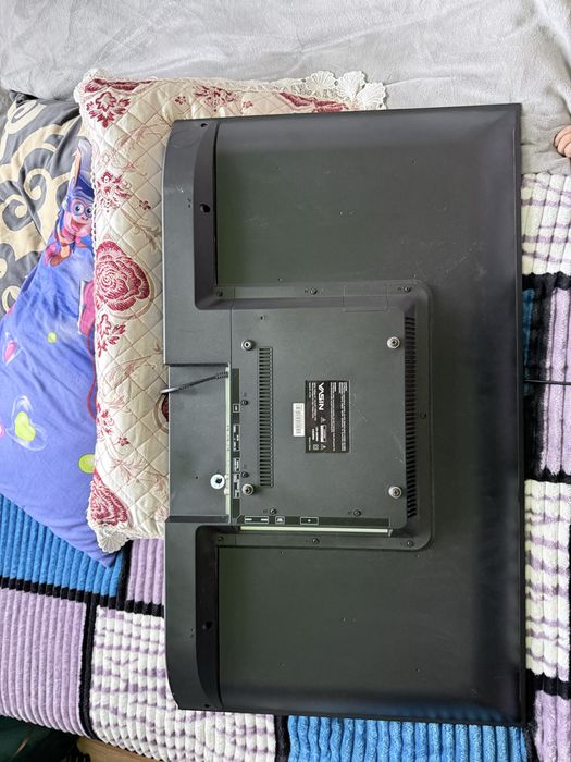 Телевизор YASIN.