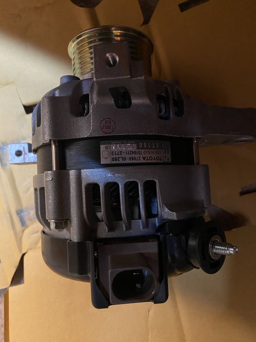 Генератор оригинал Хайлюкс акула