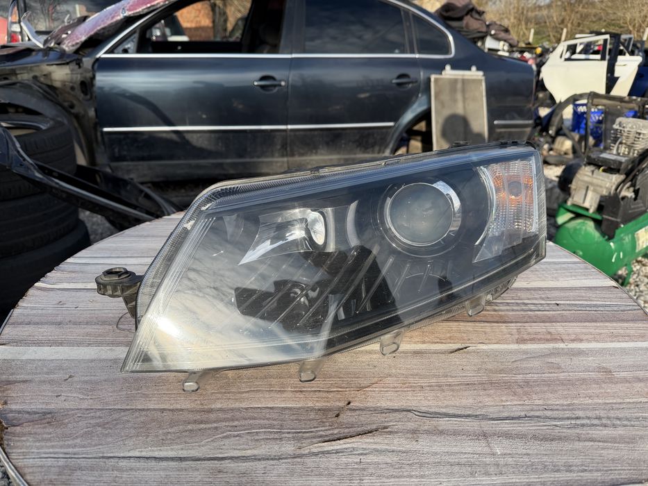 Фар Skoda Octavia