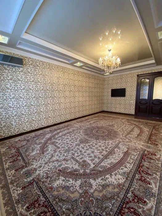 Срочно Продаётся Евродом махаля Домбрабад, 3.5 соток, 7 ком, 6 с/узлов