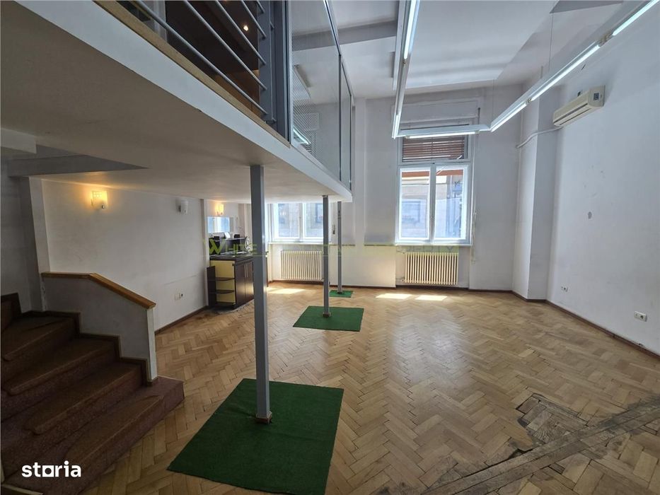 Birou boutique pe doua niveluri cu loft din sticla - Sala Palatului