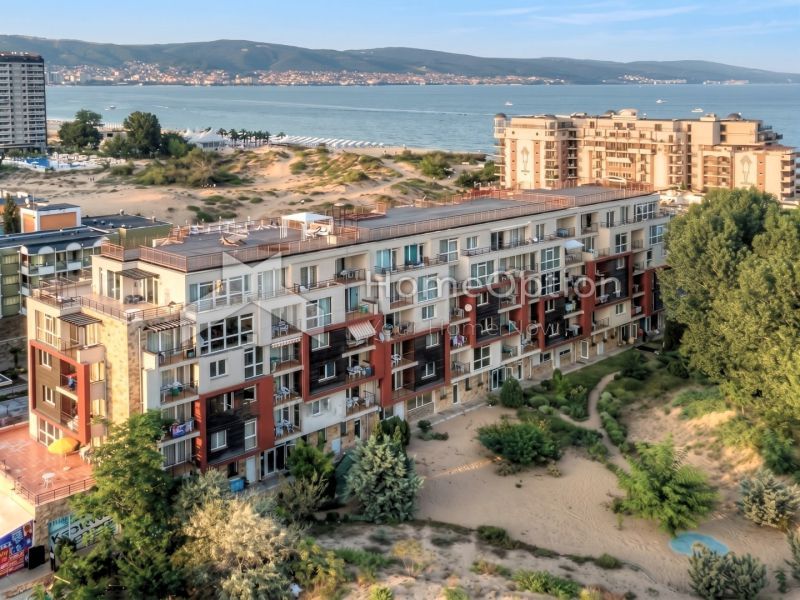 Продава се Двустаен апартамент в к.к. Слънчев бряг - 69 кв.м за 1986 €/кв.м - Снимка #2