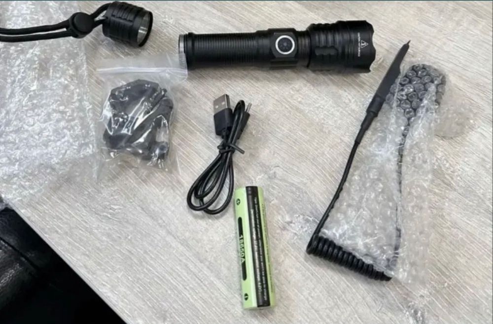 Lanterna tactica led 30w, cu lupa, 3000 m noua